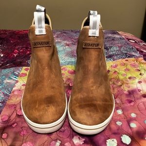 Xtratuf Women's Leather Ankle Deck Boot. Size 8.5. Color taupe